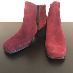 Maroon booties